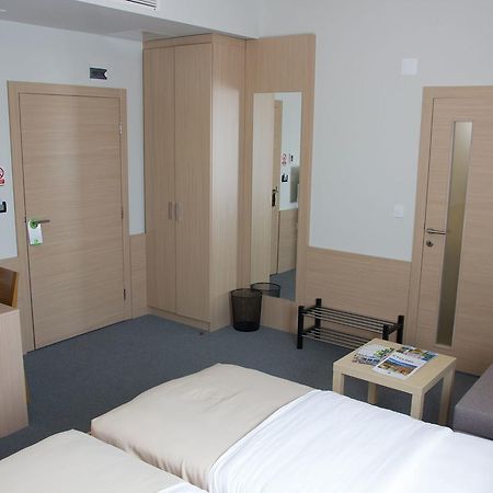 Hotel Lika Sjever Brinje Екстер'єр фото