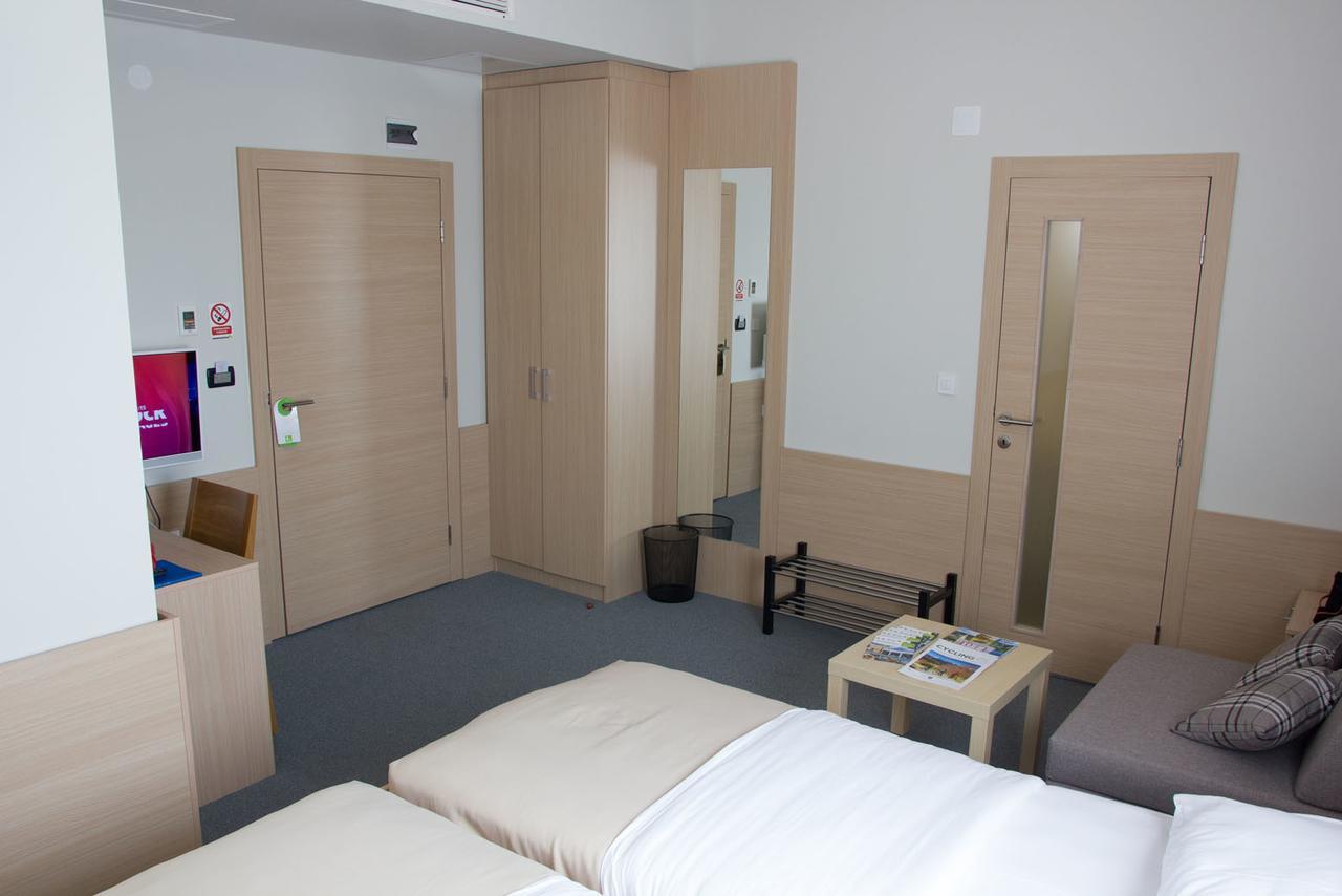 Hotel Lika Sjever Brinje Екстер'єр фото