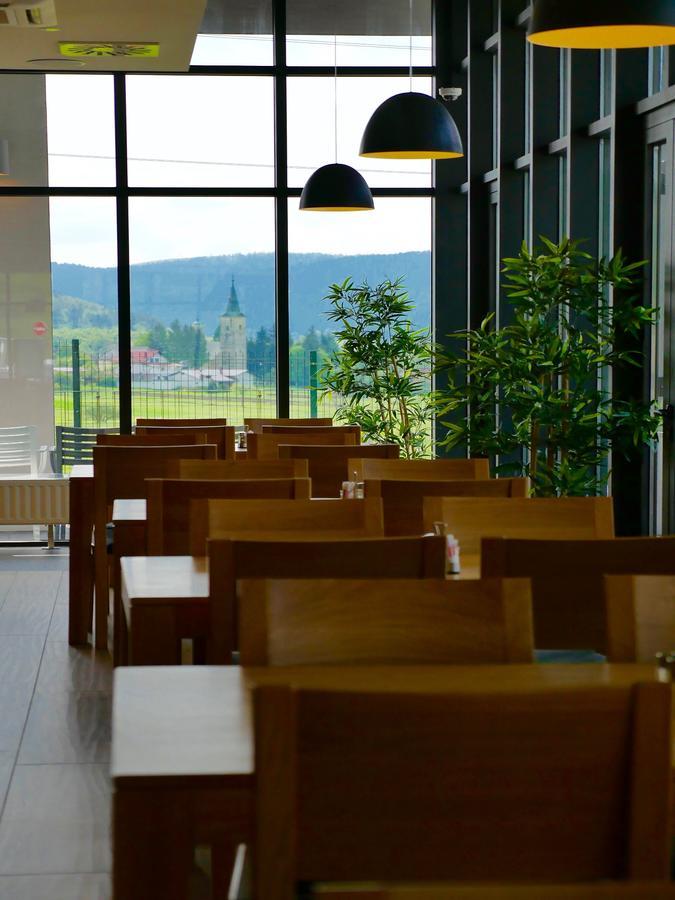 Hotel Lika Sjever Brinje Екстер'єр фото