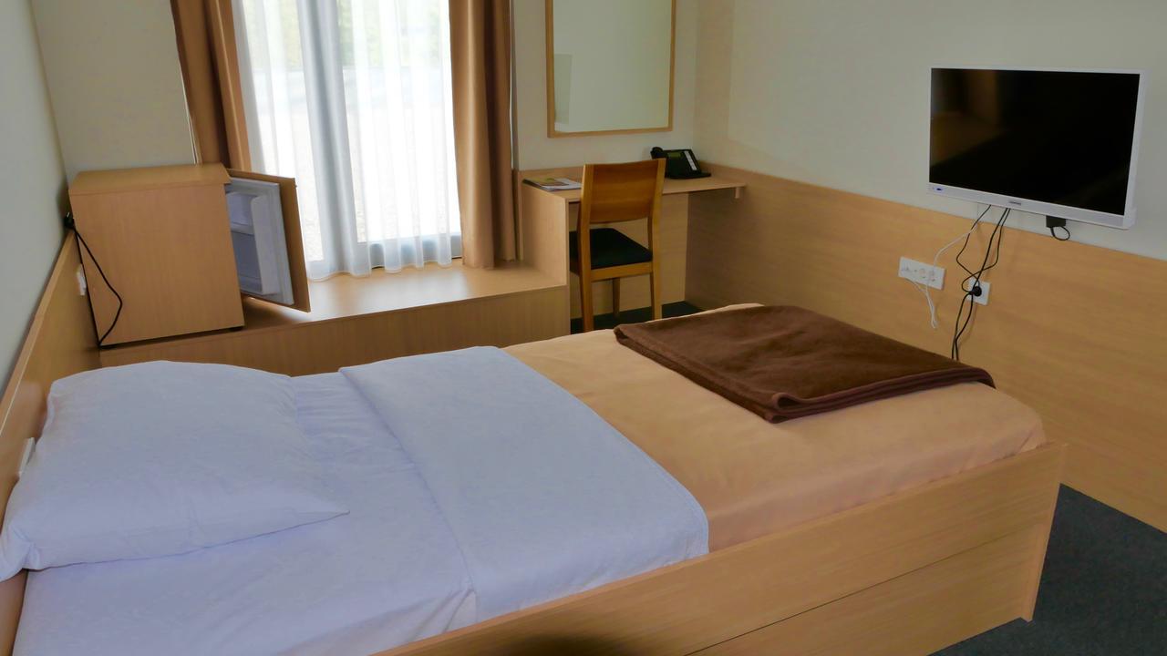 Hotel Lika Sjever Brinje Екстер'єр фото