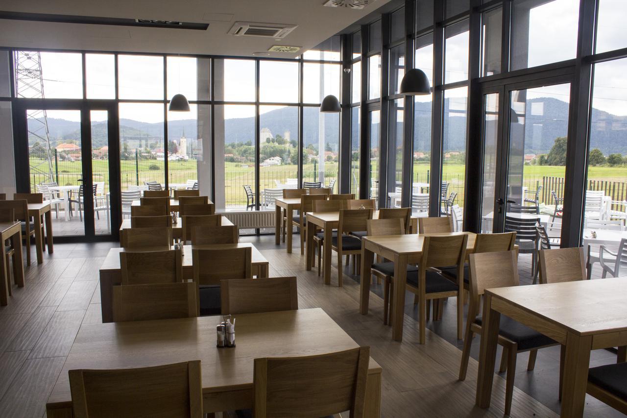 Hotel Lika Sjever Brinje Екстер'єр фото